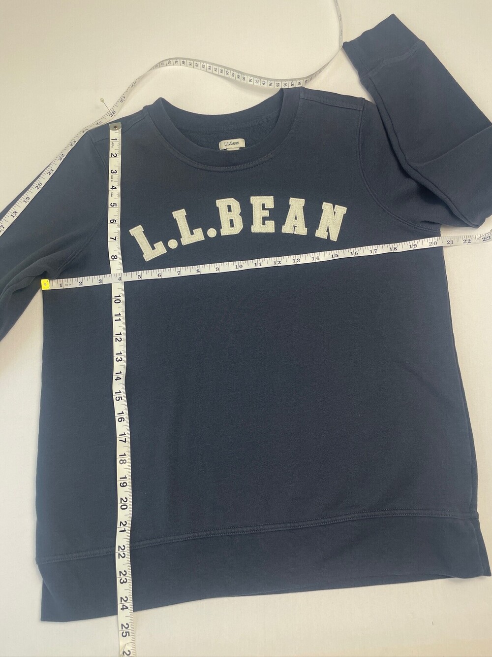 L.L.Bean Women’s Navy Blue Arch Logo Fleece Crewneck Sweatshirt Medium - Picture 5 of 6